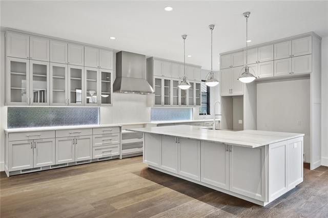 8819-Lakemont-a