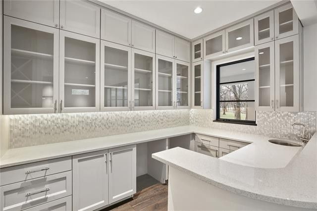 8819-Lakemont-a