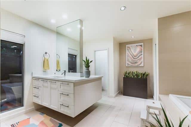 900-Bison-trail-Front