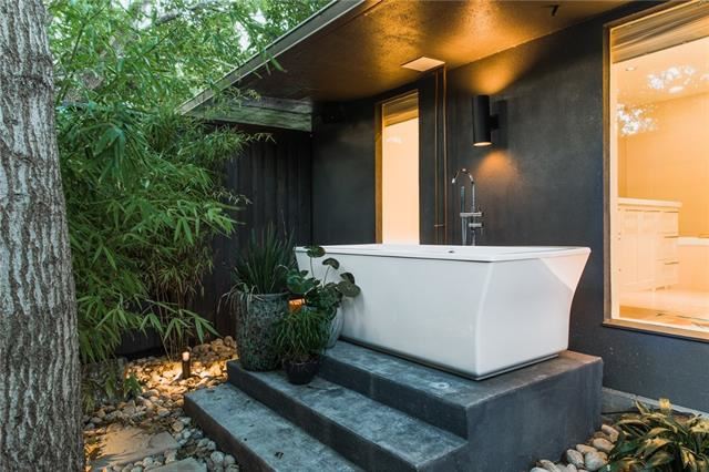 900-Bison-trail-Front