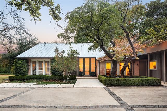 9115-Devonshire-Dr.-1-1