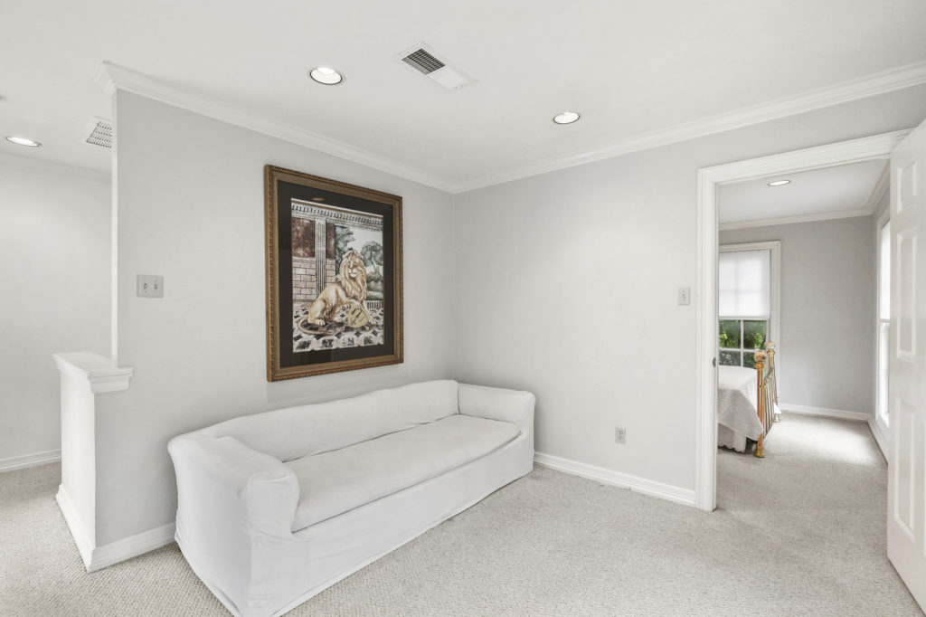 07_4730RoyalLane_007_mls-1