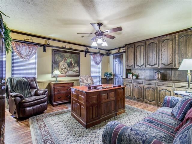 VECT9512-Milltrail-Dr.-IHOTW