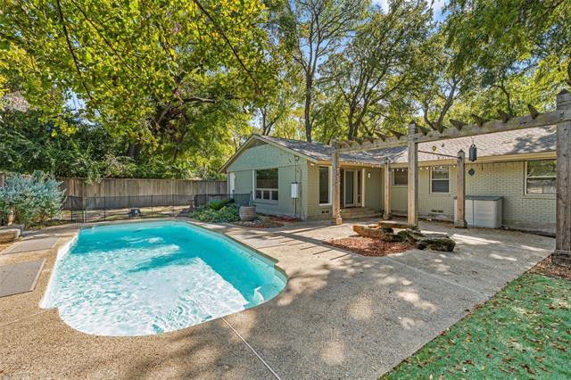 8debbac90cedf8983fd6e9c9d29fc28dl-m696250997xd-w1020_h770_q80