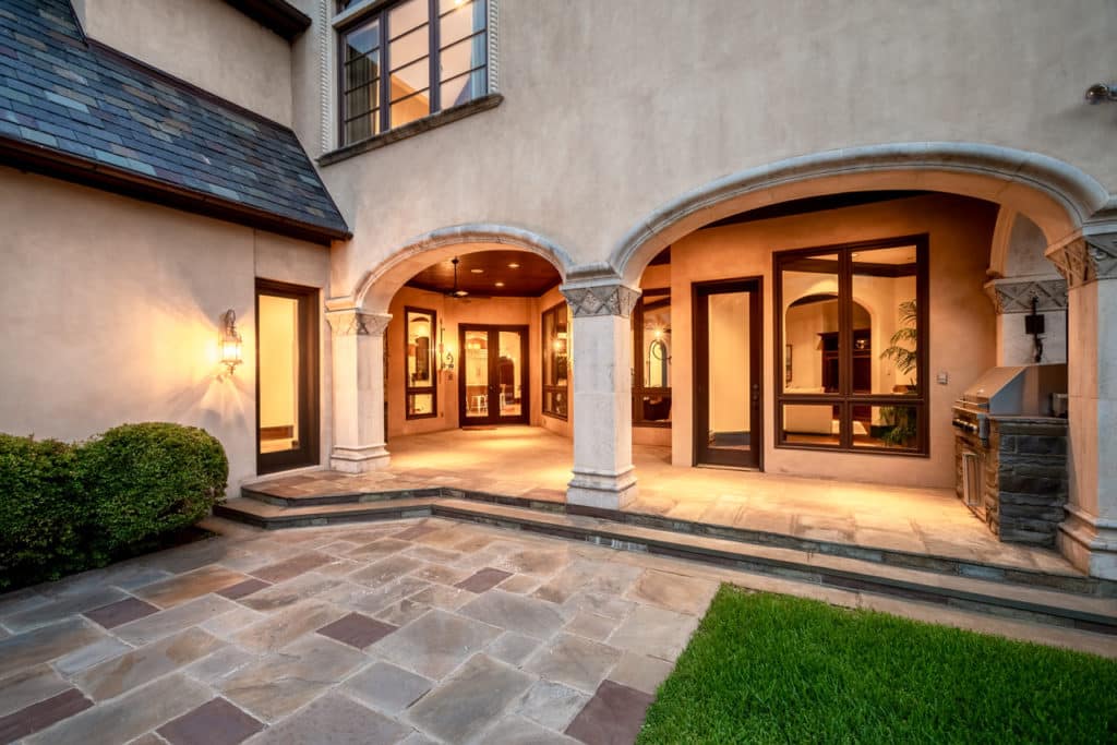 3508-Bryn-Mawr-ext-2