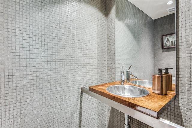 CDwarner524manusLEAD