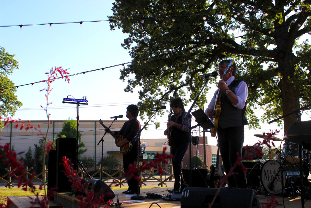 Farmers-Branch-crowd-1024x683