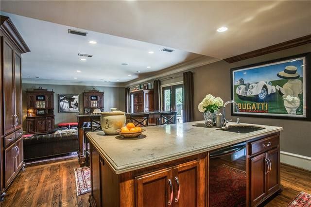 HCHOW6371mercedesFOYER