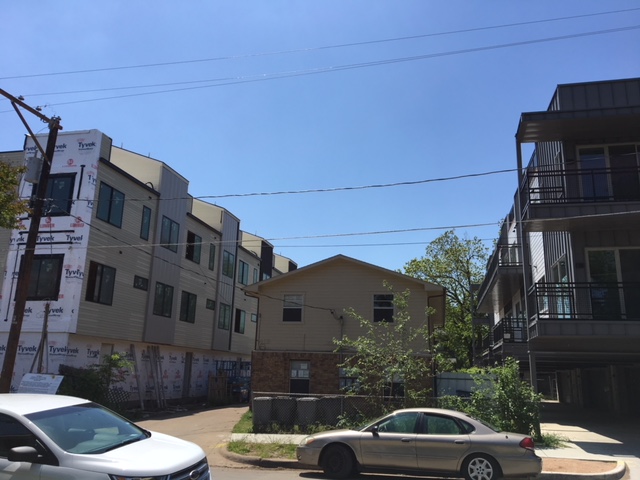 House-between-Melba-Townhomes