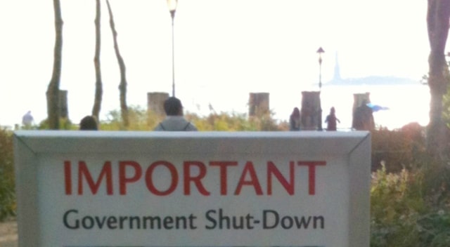 Important_government_shutdown_notice_for_the_Stature_of_Liberty