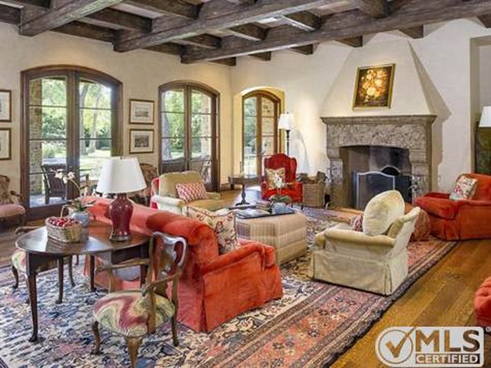 Isabella-great-room-before