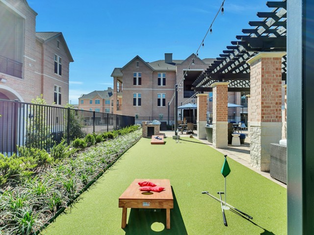 House-between-Melba-Townhomes