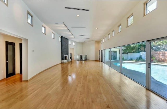 304-Crestwood-Drive-3