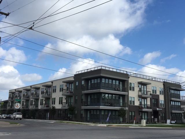 House-between-Melba-Townhomes