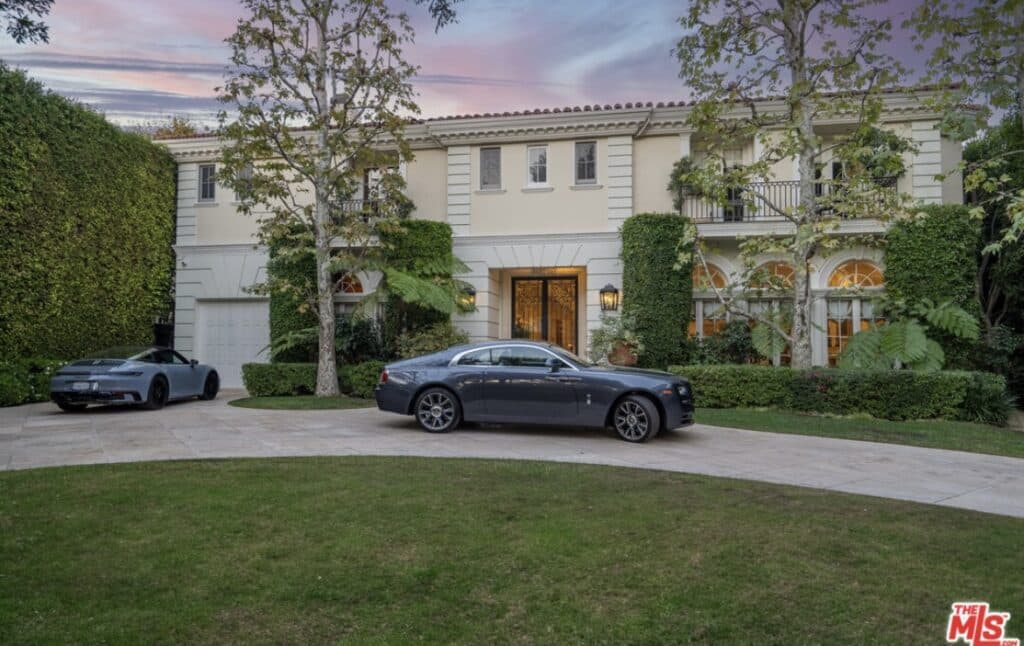 Would You List or Live in a Murder House? Dallas Podcasters Talk About