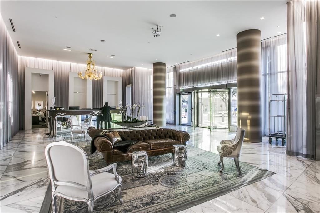 The-House-by-Philippe-Starck-ext-2