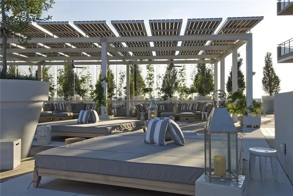 The-House-by-Philippe-Starck-ext-2