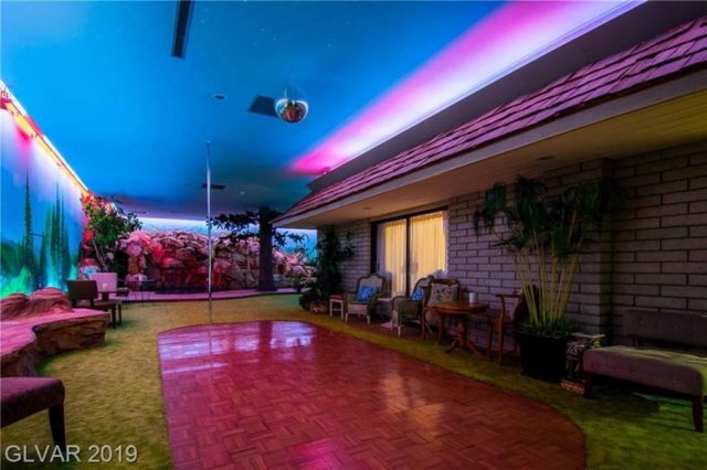 a85d60844b74c2b291821690a2b2a28dl-m0xd-w1020_h770_q80