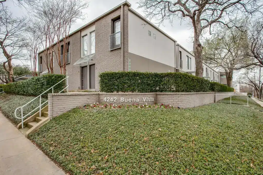 Live it up in uptown!
