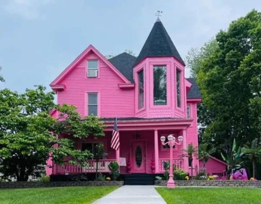 goth barbie dreamhouse, pink, wisconsin