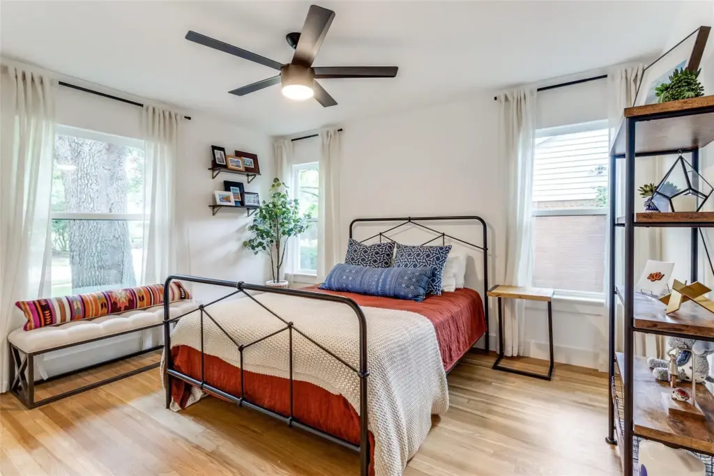 Explore this Lochwood beauty! 