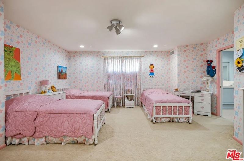 story, brady bunch, mid-century modern