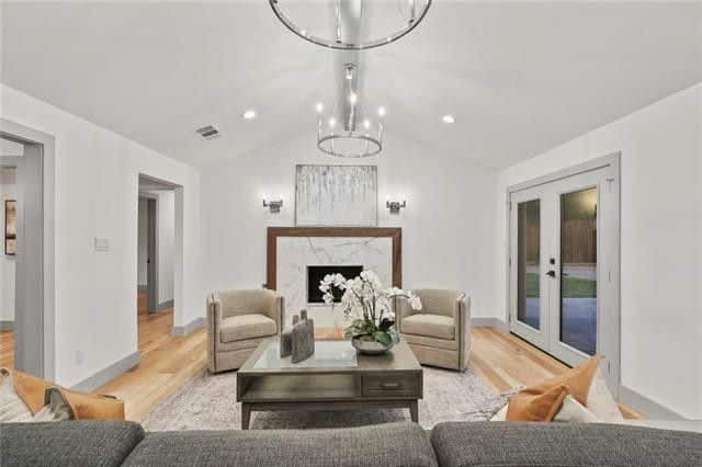 c7c74e9f0bf48bbb182591ce359aac3cl-m1xd-w1020_h770_q80