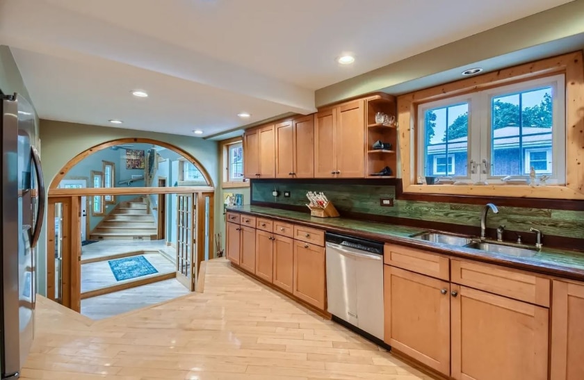 mean, illinois, stairs