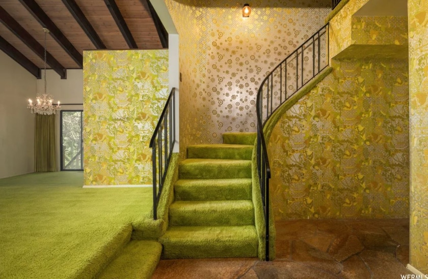 shiny wallpaper, shag carpeting, Utah