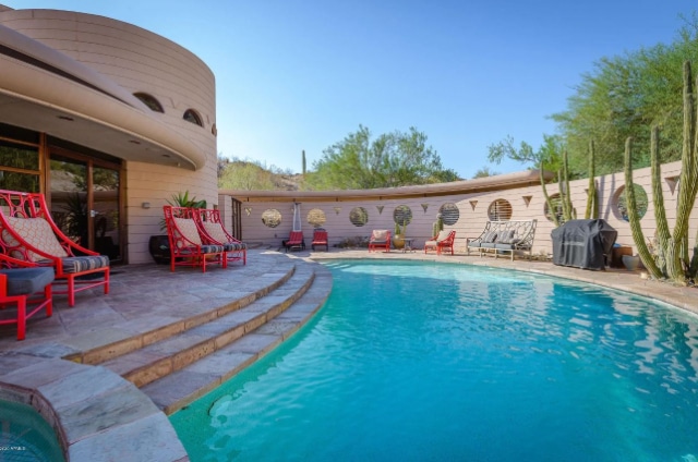 dread, sleak and sexy