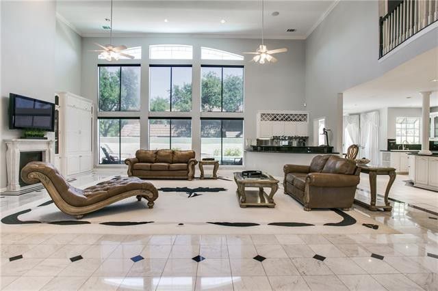 Victoria-Neave-Headshot-2015-300x300