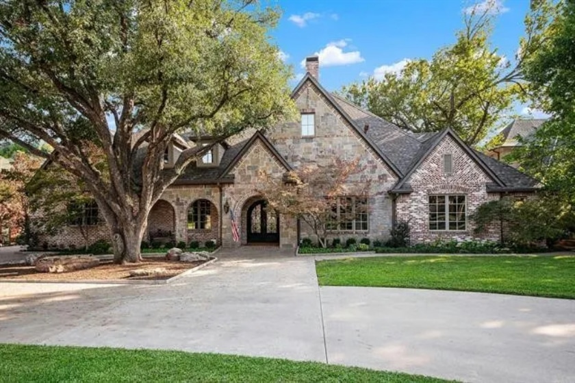 Rockbrook Estates Traditional 