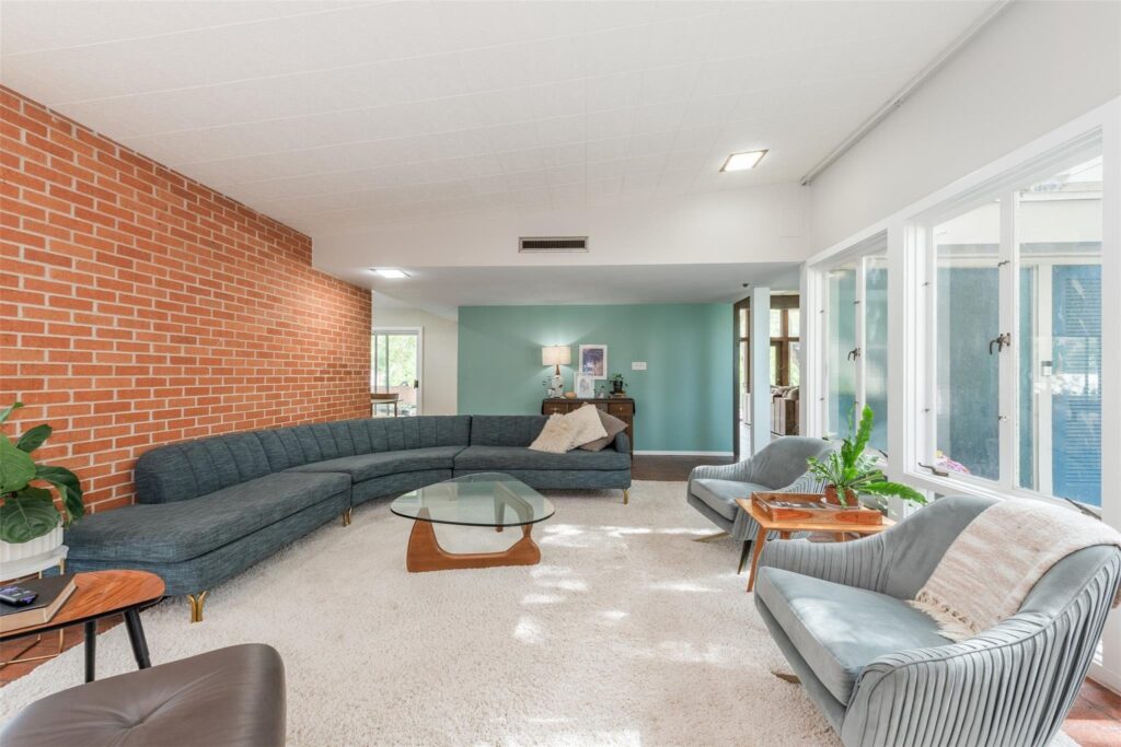 Terrific Mid Century Modern