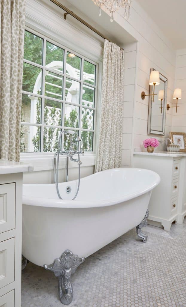 forest-trail-bathroom-622x1024
