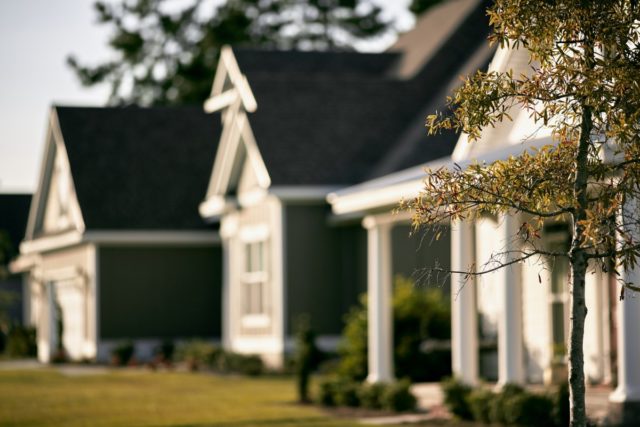 houses_neighborhood_neighbourhood_suburbs-892435-e1552872722526