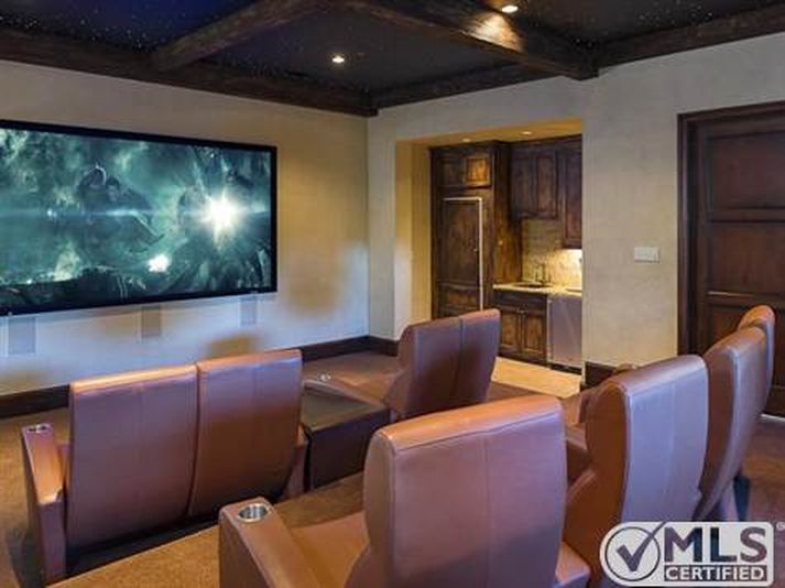 Isabella-great-room-before