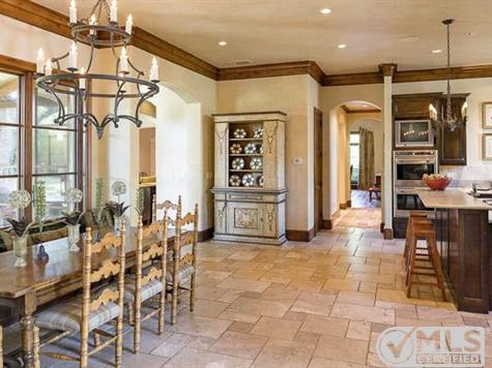 Isabella-great-room-before