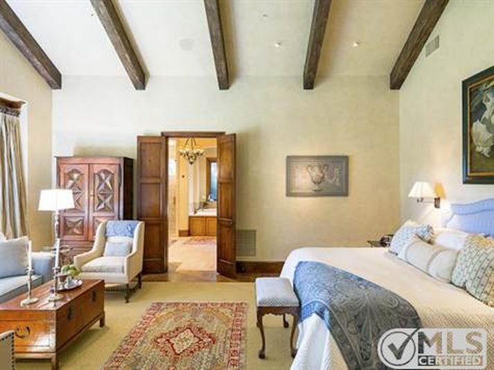 Isabella-great-room-before