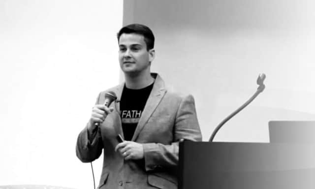 josh-speaking-2-862x517-e1552711445122