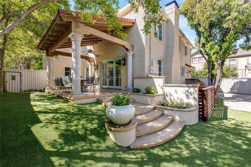 Lakewood Dines & Kraft