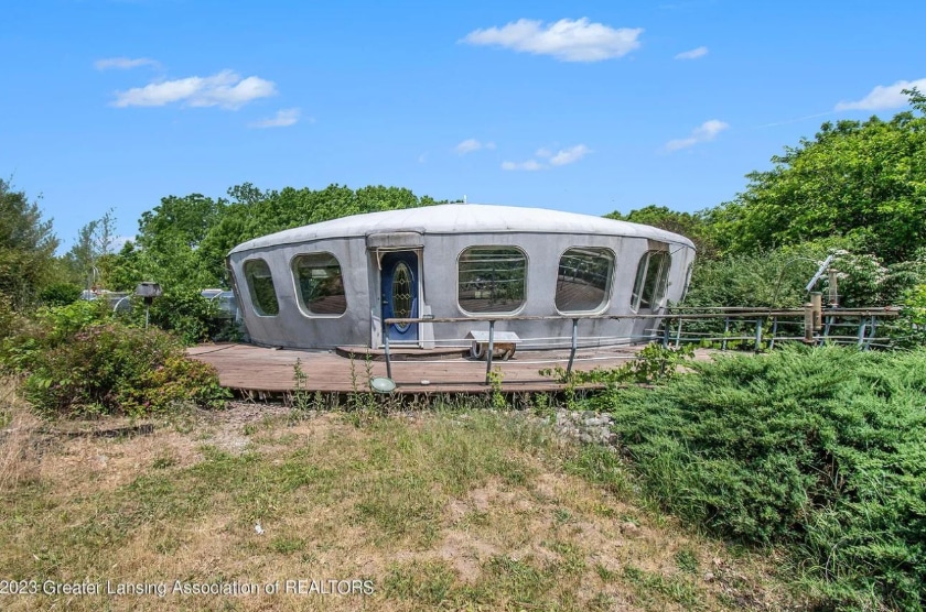 ufos, space aliens, elvis