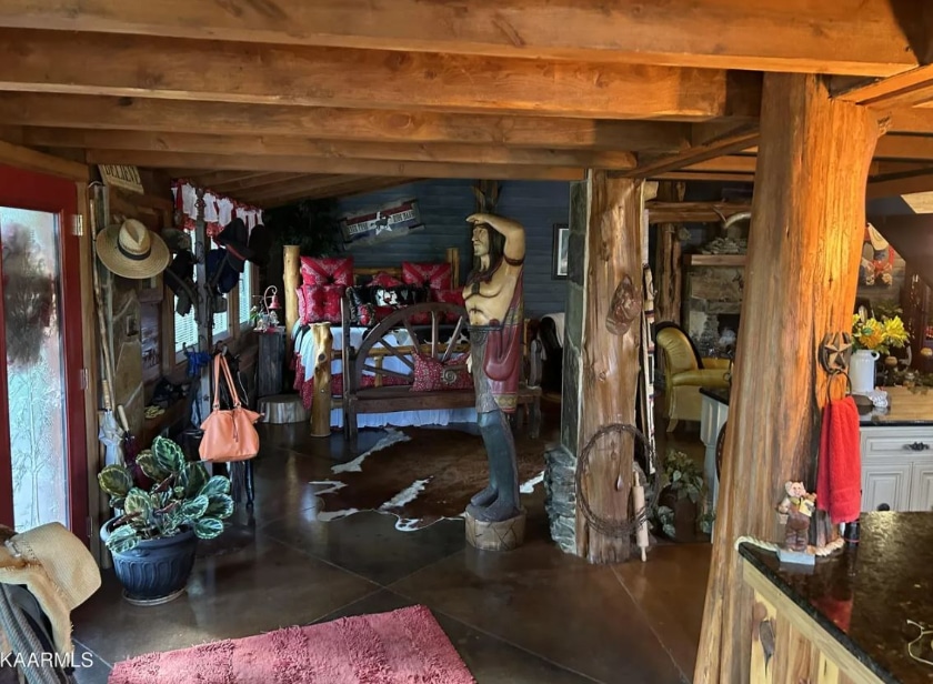 wagon wheel, tennessee, decor