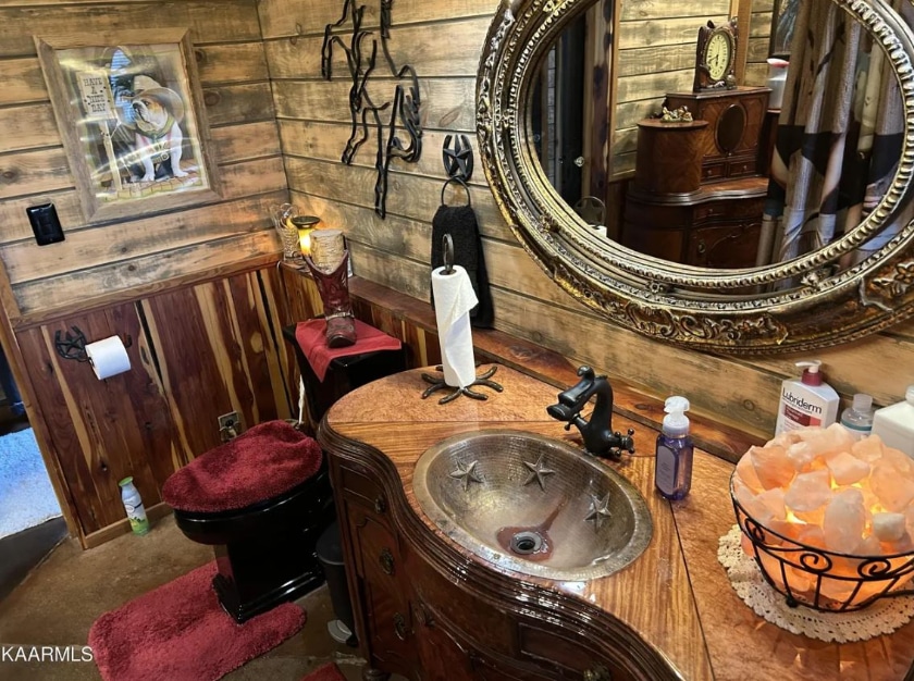 wagon wheel, tennessee, decor