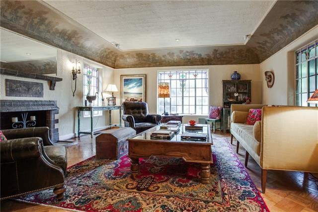 ×-7218-Lakewood-Blvd-5