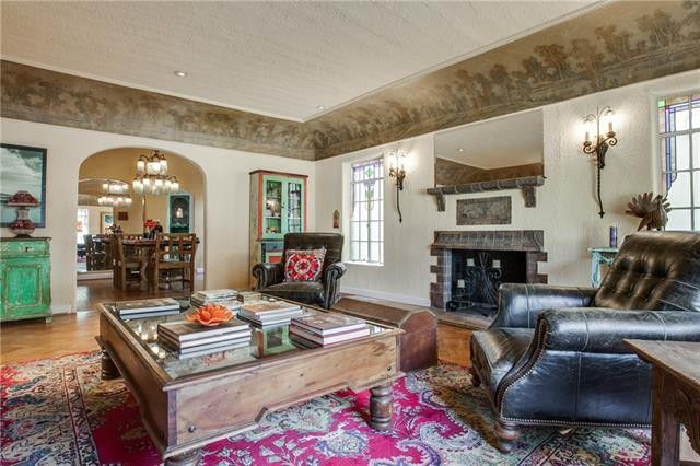 ×-7218-Lakewood-Blvd-5