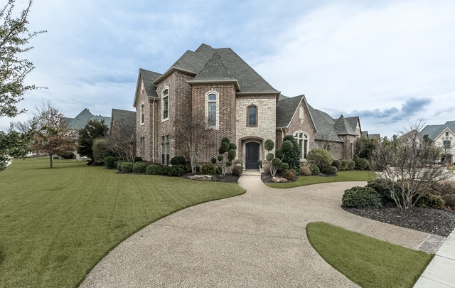 01crop_301_Sir_George_Court_hires