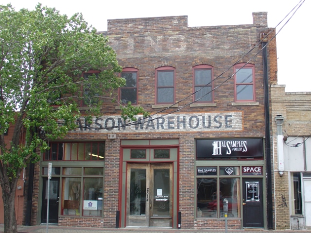 06-Palace-Blacksmith-Shop-2814-Main