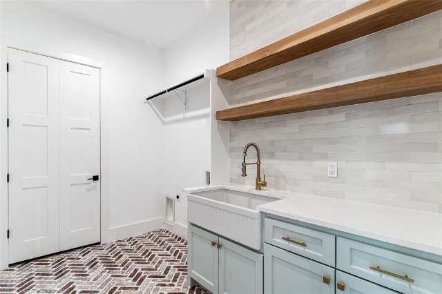 640x500-large-vertical-overlay-1