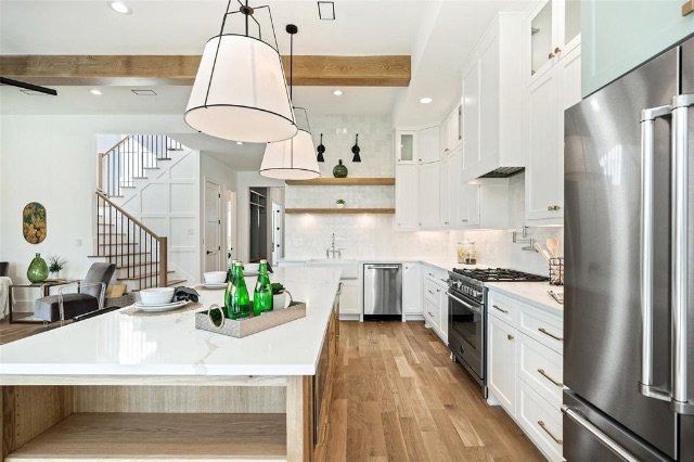 640x500-large-vertical-overlay-1