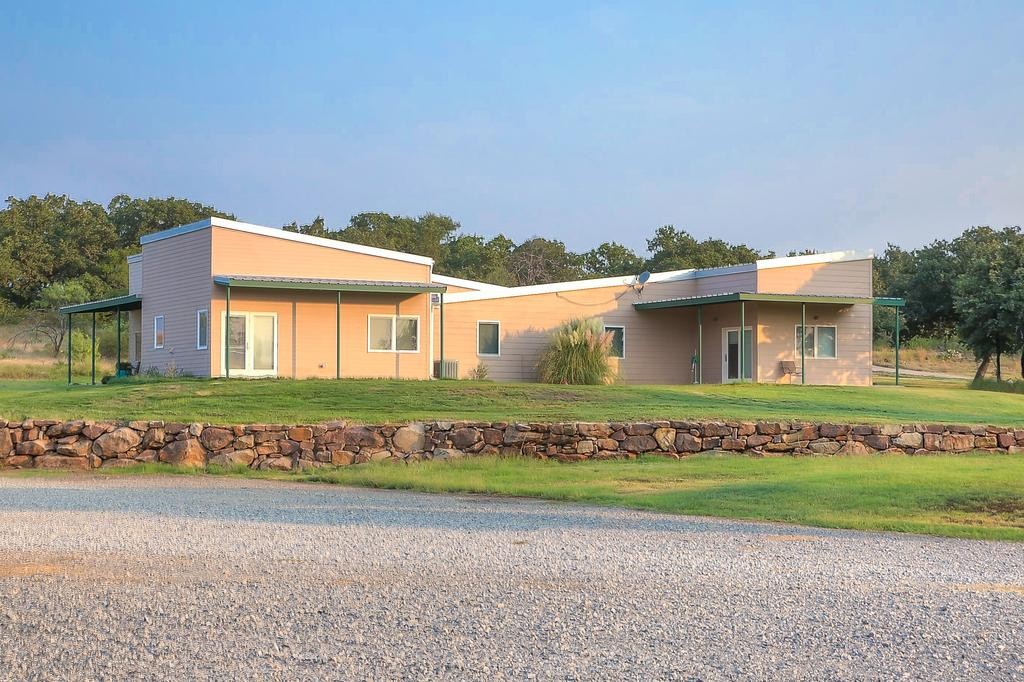 10-rocking-w-ranch-duplex-1024x682